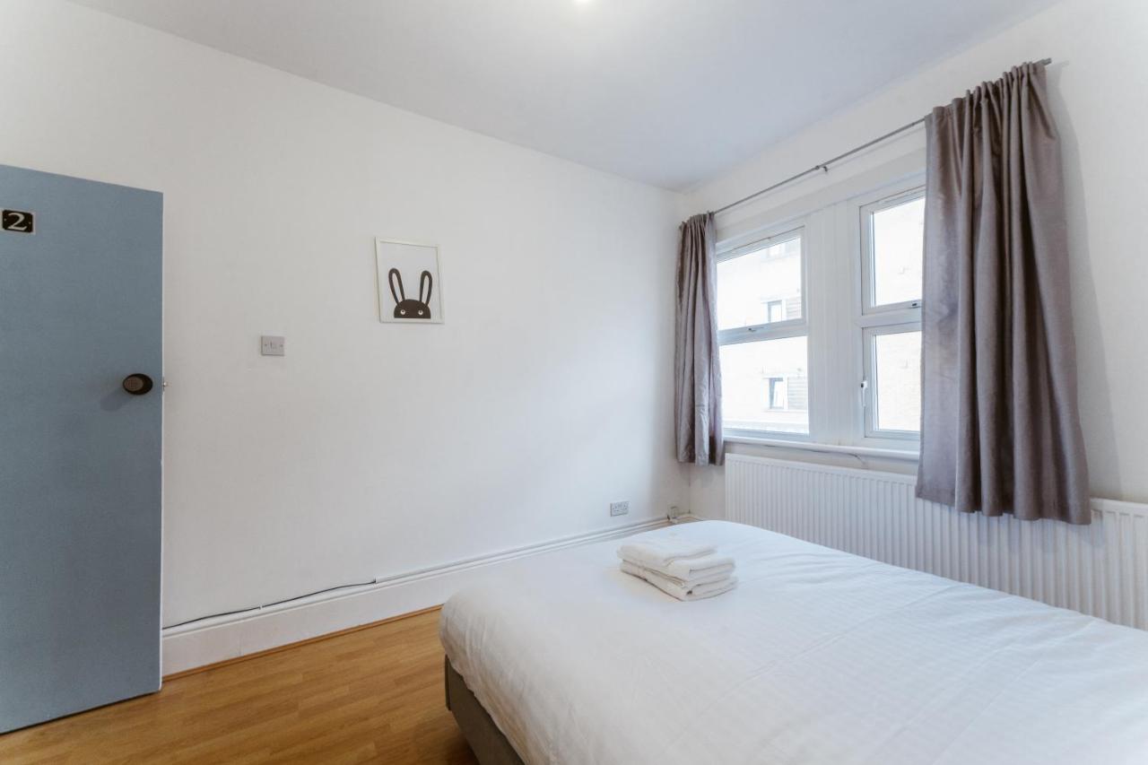 Mile End Double Rooms 86A Лондон Екстериор снимка